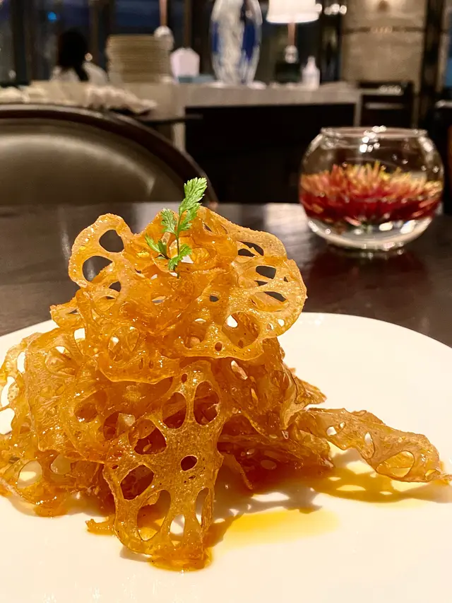 似乎係呢度嘅招牌小菜,蓮藕片切得相當薄,配以蜜汁及辣油,又甜又辣,味道可口,非常醒胃。賣相俾滿分,