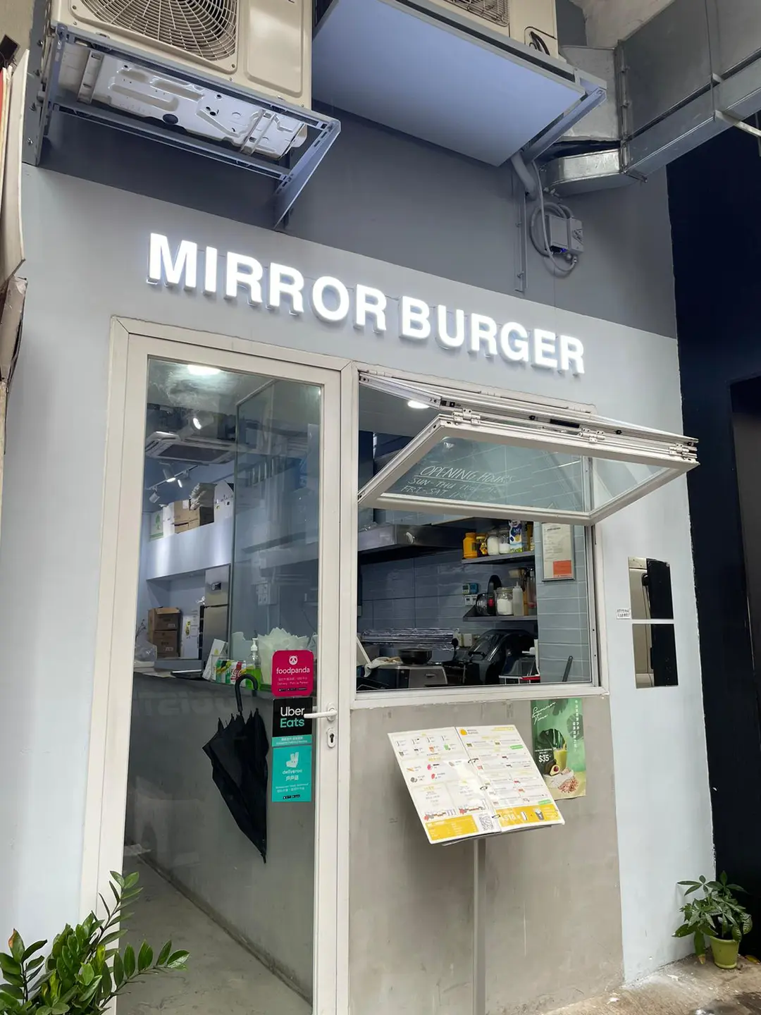 MIRROR BURGER (皇后大道西)