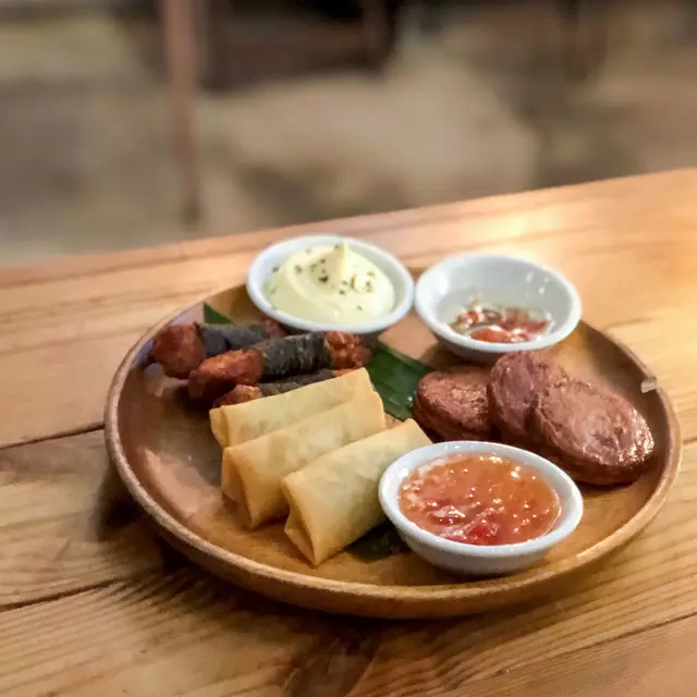 紫菜雞卷、泰式魚餅、炸素春卷