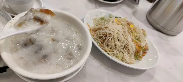 皮蛋瘦肉粥及家鄉炒米粉