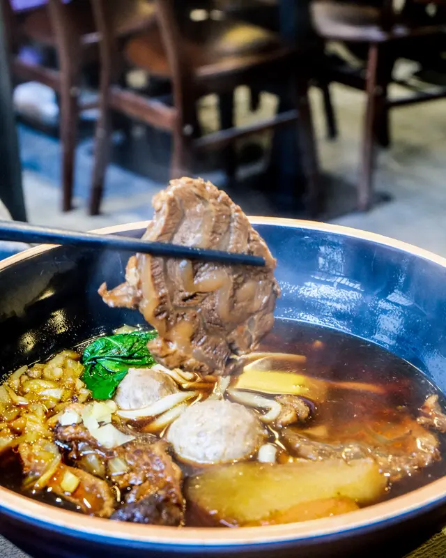 紅燒三寶牛肉麵 