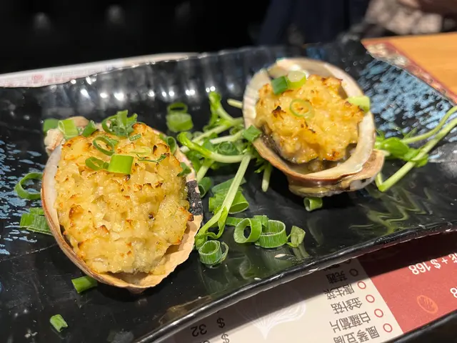 蒜蓉牛油燒鮑魚(兩隻)