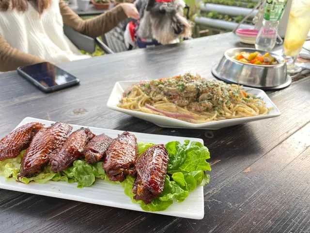 瑞士雞翼，雜菌意粉