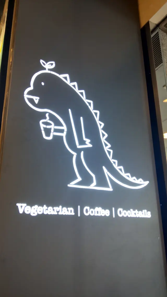 店名 <Peace Beast> 翻譯為和平的野獸