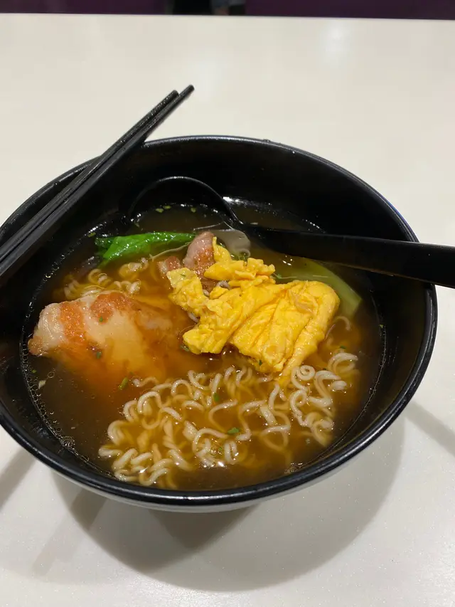 香煎雞扒滑蛋公仔麵