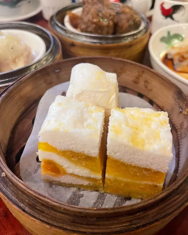 夠鬆軟 每啖都咬到粒粒鹹蛋黃 鐘意食鹹蛋黃嘅一定要試吓😋