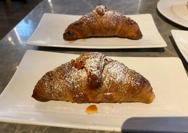 泰式奶茶流心牛角包