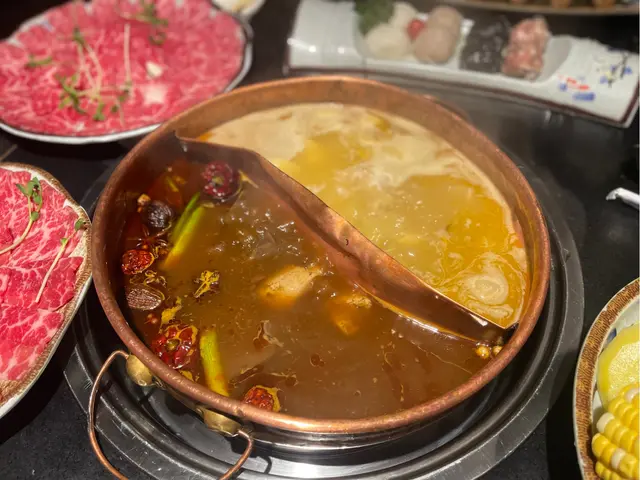 夫妻麻辣鍋  美人鍋養顏花膠雞鍋