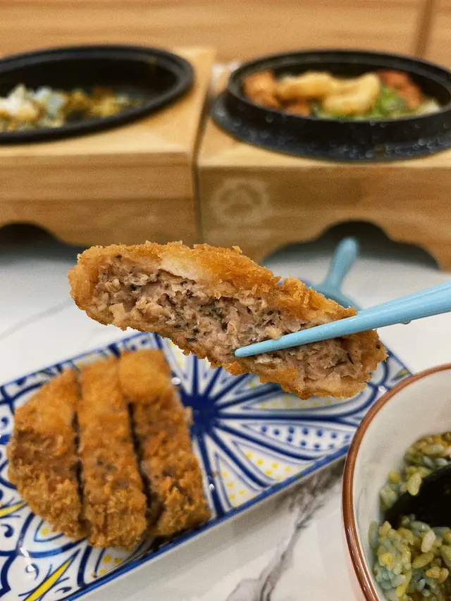 富士山石鍋飯 (吉列素豬扒)