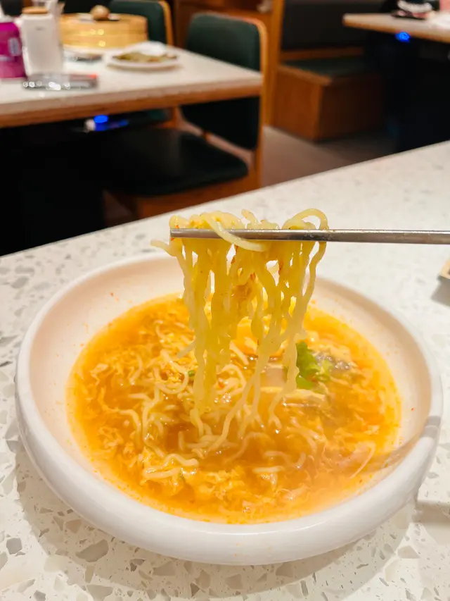 辛辣牛肋肉拉麵