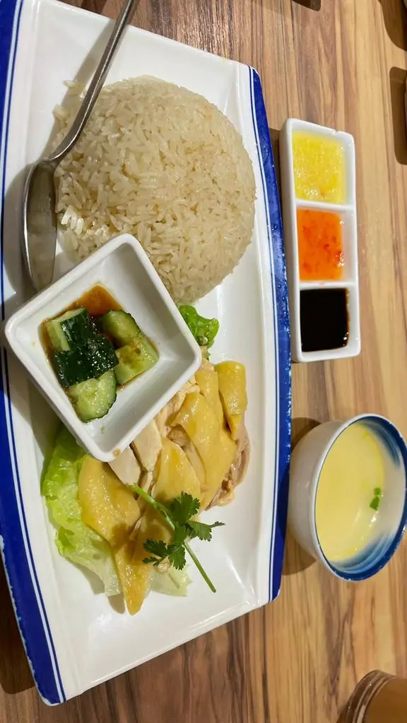 招牌無骨海南雞飯