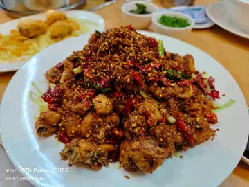 辣子炒鸡丁
