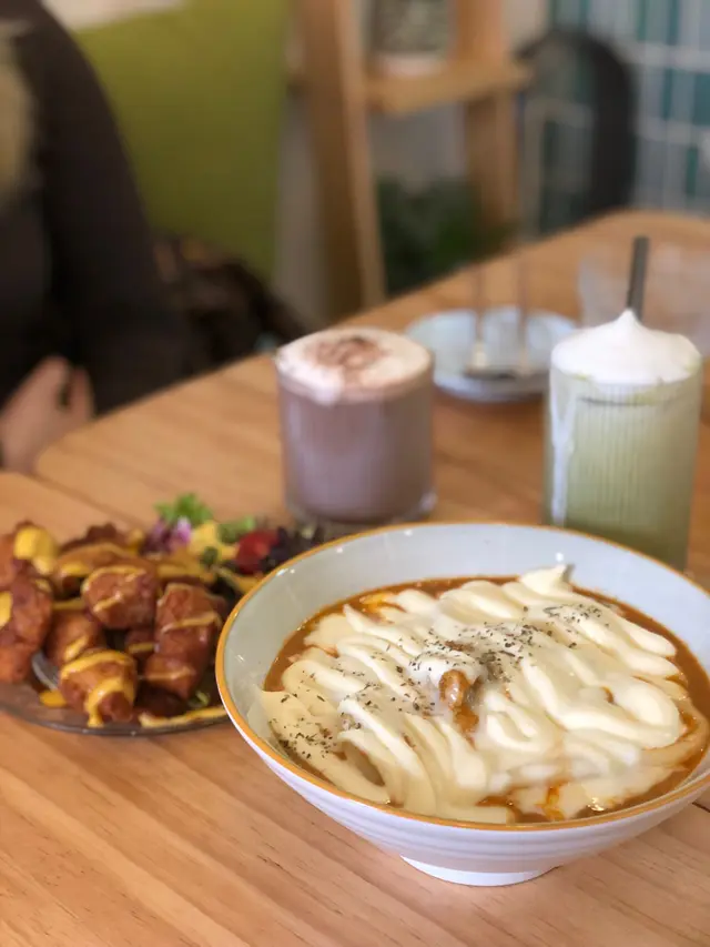 忌廉咖喱海鮮烏冬