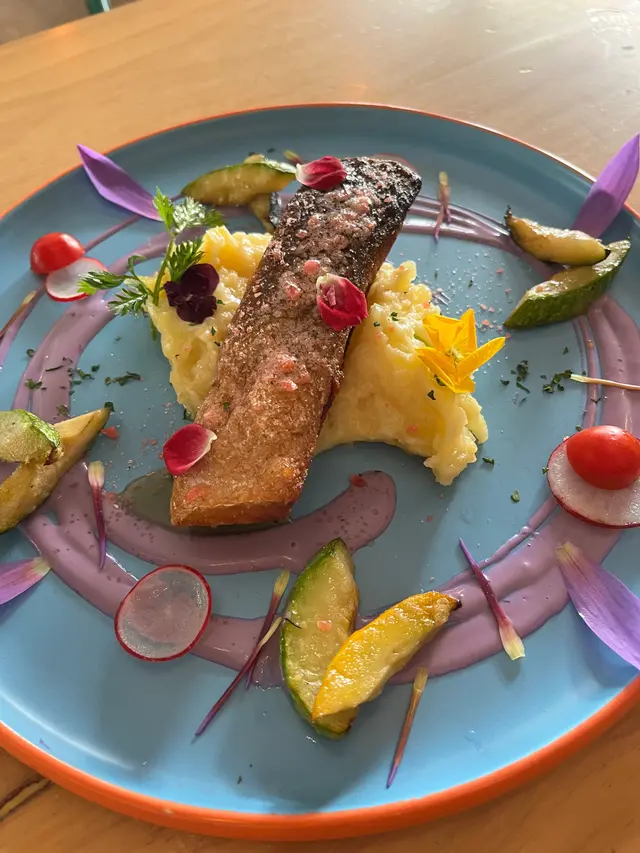 爆炸糖楓糖三文魚柳配薰衣草汁