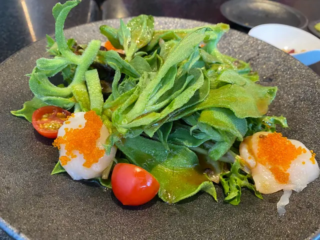 帶子冰菜沙律伴黑松露汁