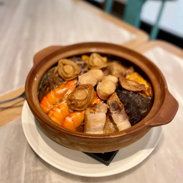 盤滿缽滿鮑魚大蝦盆菜