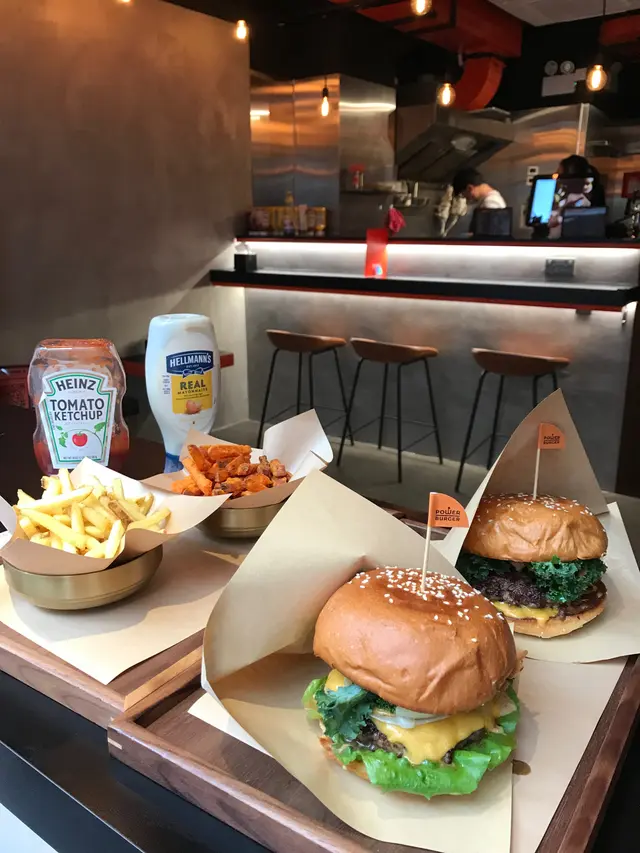 店內可容納10幾人左右