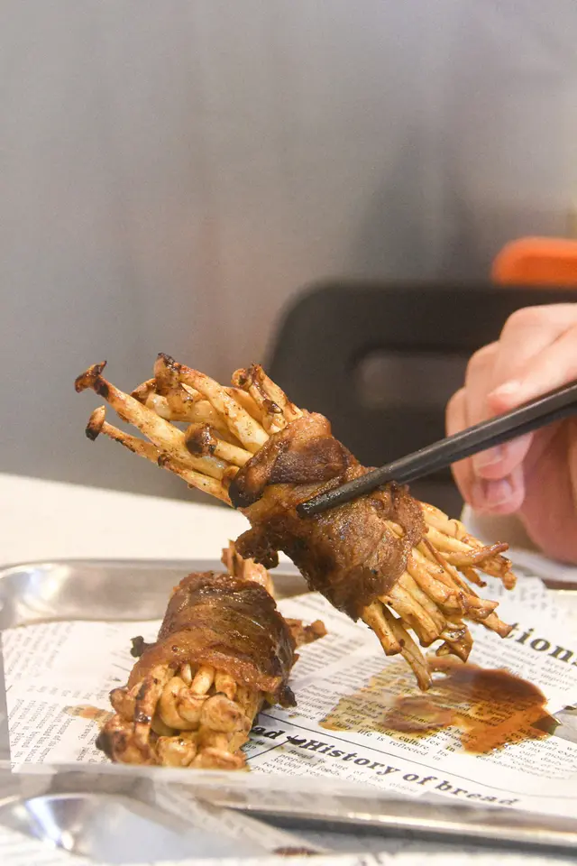 香濃醬燒肥牛海鮮菇卷