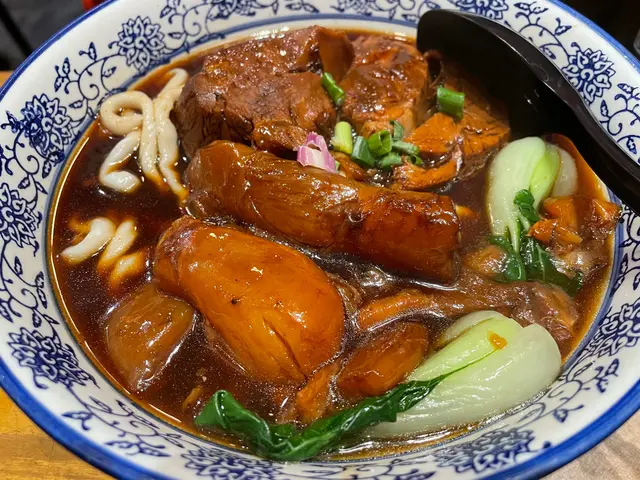 牛筋牛肉麵