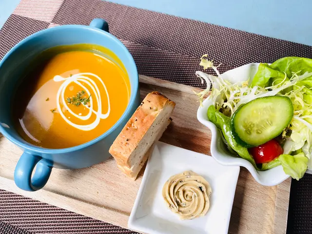 餐湯,餐包,沙律