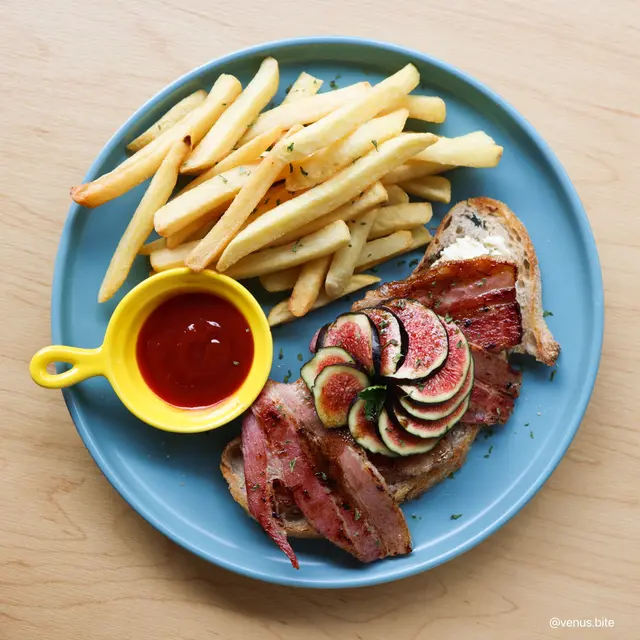 忌廉芝士無花果煙肉酸種吐司配薯條