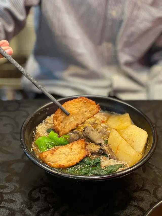 蘿蔔牛蒡扒沙嗲牛肉肉骨茶湯米粉