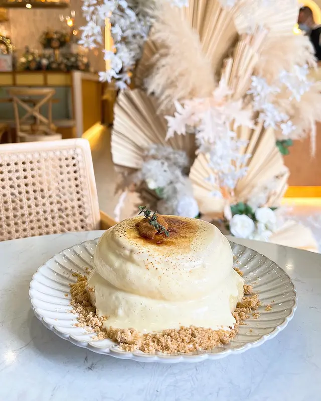 法式焦糖卡士達梳乎厘班戟