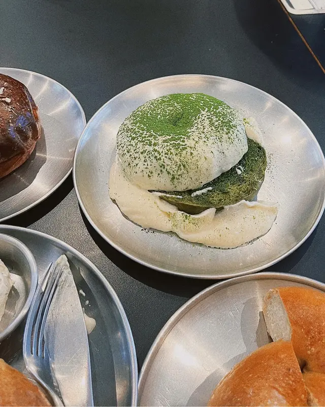 Matcha  tiramisu  bagel