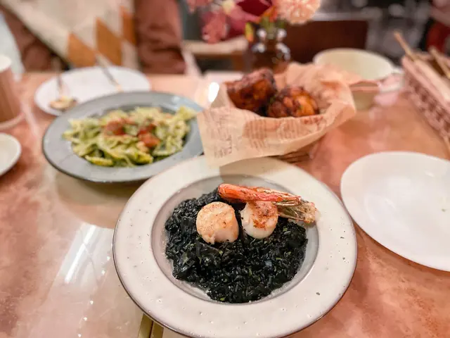 墨魚汁鮮蝦帶子意大利飯