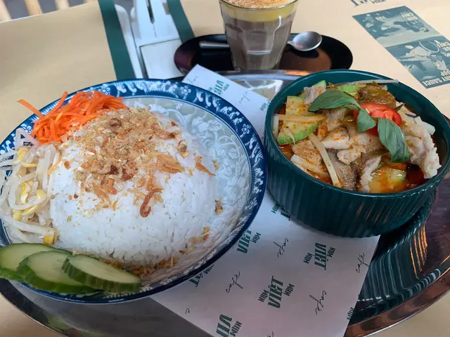 河內咖喱雞絲配斑蘭椰香飯