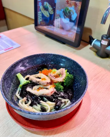 真·墨鱼汁拌面