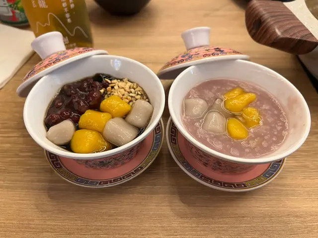 九份仙草芋圓 ， 紫薯芋圓粥