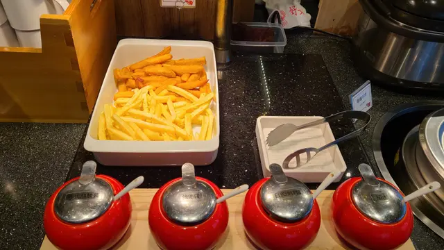 炸蕃薯條，炸薯條