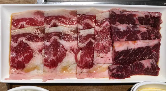 牛五花及橫隔膜肉