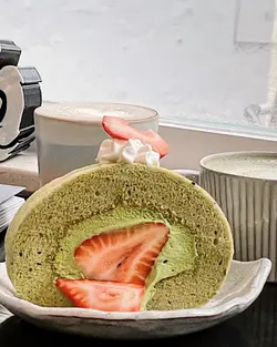 Matcha & Strawberry Roll Cake