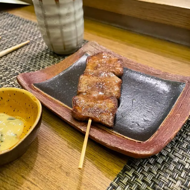 牛舌配香蔥芥末味噌