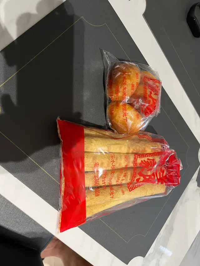 瓜蓉摩囉酥，長蛋捲