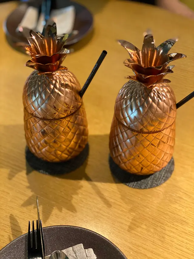 𝒢𝑜𝓁𝒹𝑒𝓃 𝓅𝒾𝓃𝑒𝒶𝓅𝓅𝓁𝑒