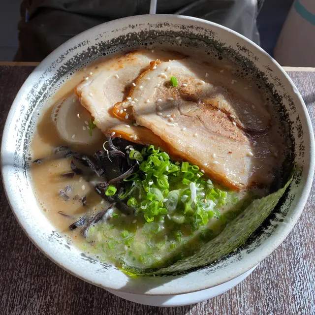 可另加蛋+$6、特盛叉燒+$16