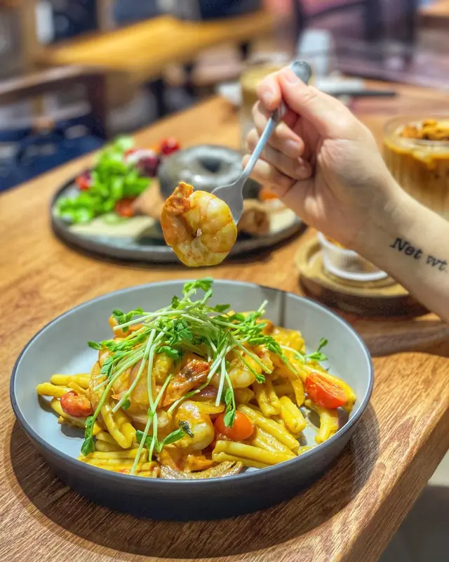 冬陰功辣蝦卷心粉