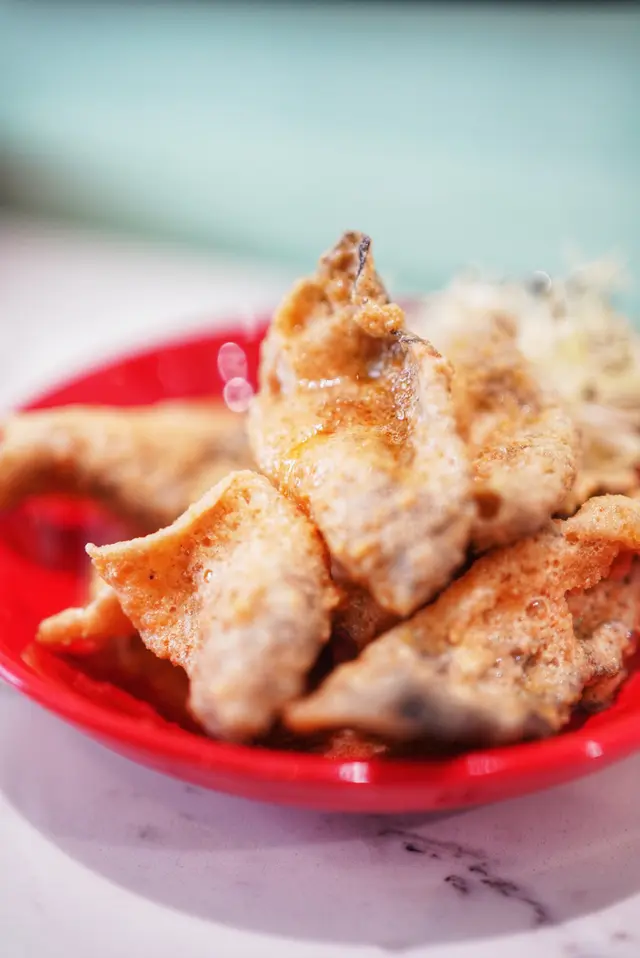 腐乳鹹蛋黃炸魚皮