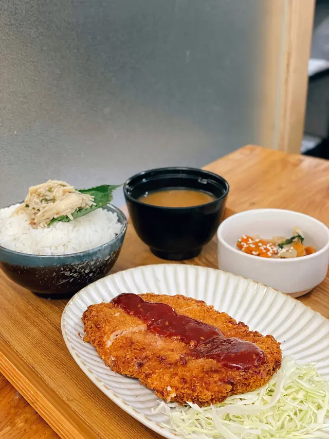 日式吉列豬扒定食