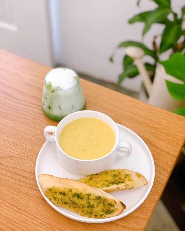 是日餐湯、麵包及餐飲