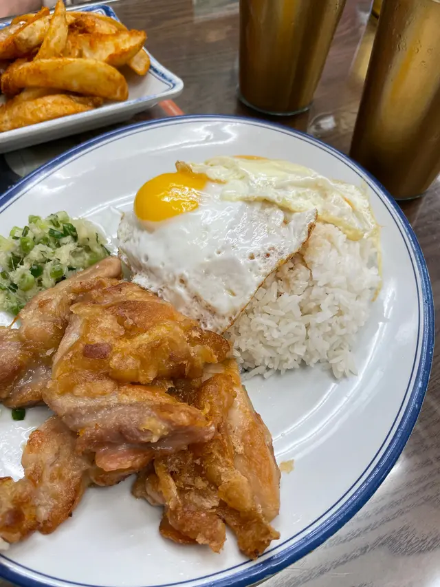 雞扒太陽蛋蔥油飯