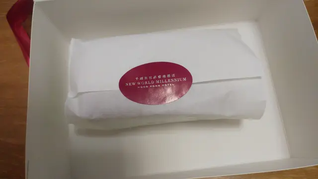 餐後送的蛋糕，包裝好好睇睇