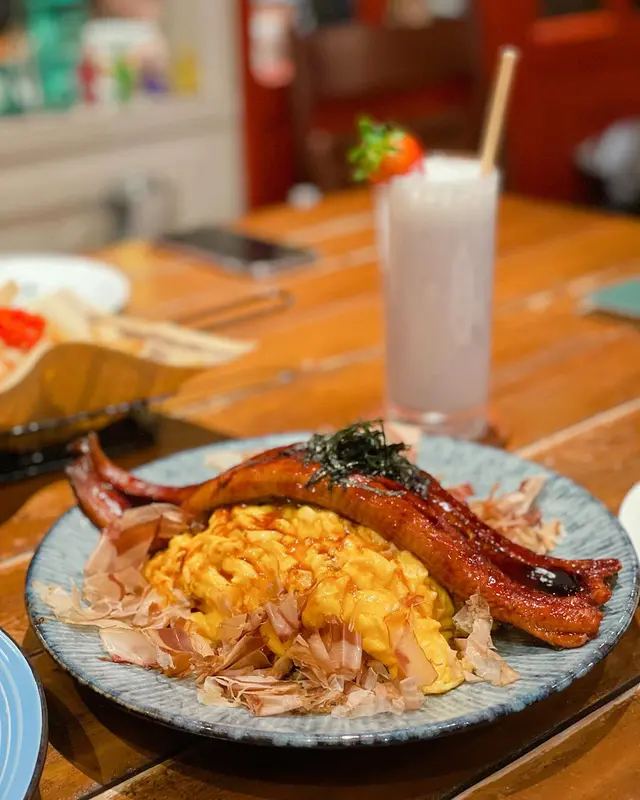 唔好抱咁大期望鰻魚蛋包飯