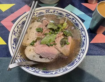 生牛肉扎肉河粉