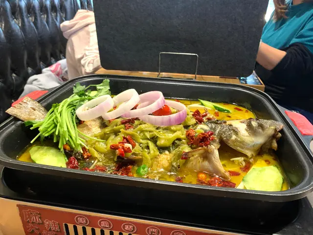 老壇酸菜江團魚