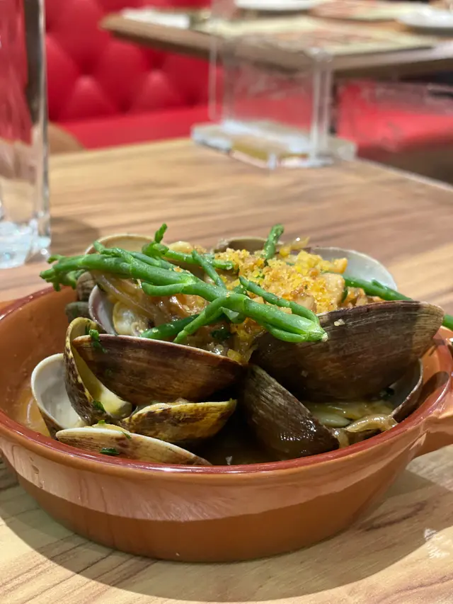 炒香蒜辣椒大蜆