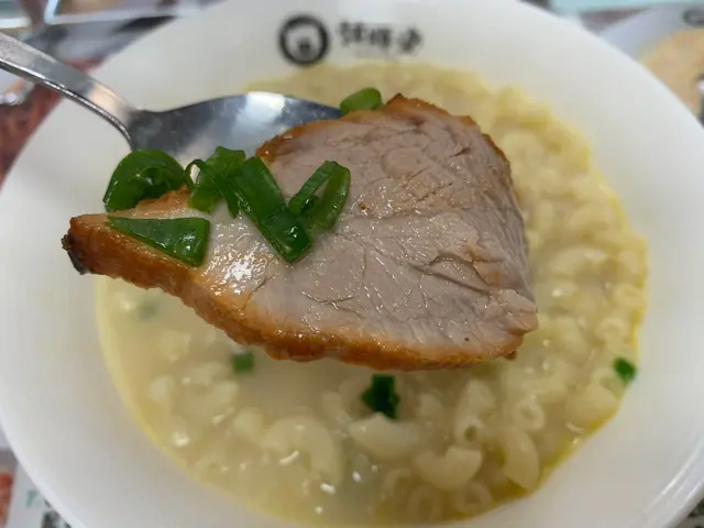 叉燒嫩肉中帶點油潤